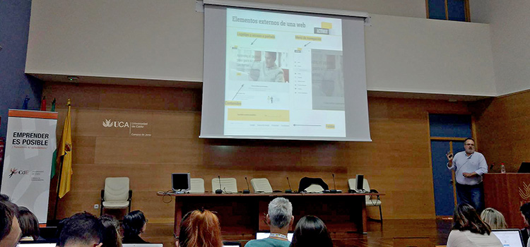 Aforo completo en el curso de Google sobre competencias digitales en la Universidad de Cádiz