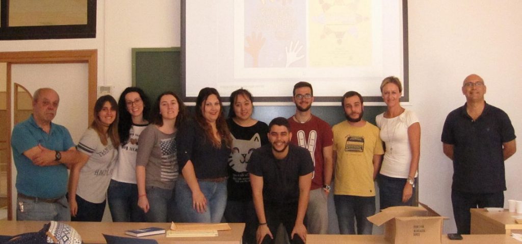 El programa Compañero entrega los diplomas al alumnado mentor de la Facultad de Filosofía y Letras
