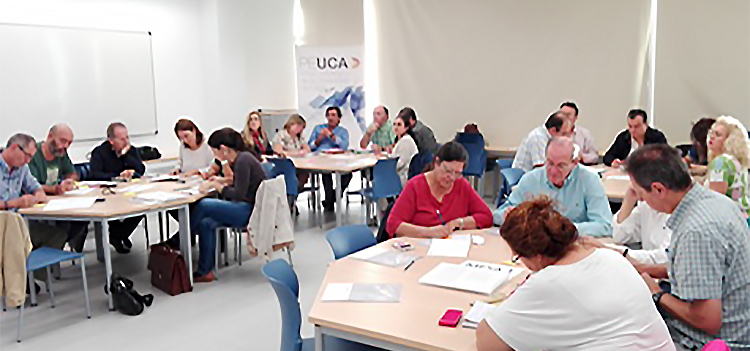 La UCA forma a su personal sobre herramientas para mejorar la relación con los grupos de interés
