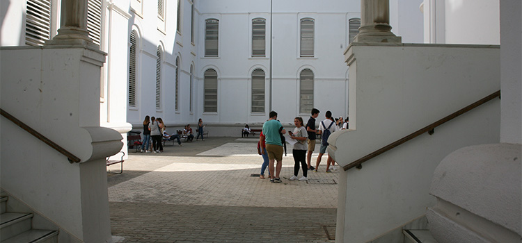 La Facultad de Ciencias Económicas y Empresariales premia a Félix Taboada y a Bionaturis