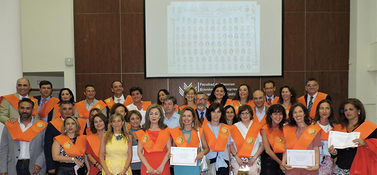 La UCA celebra el acto de Graduación de la 2ª promoción de licenciados en Ciencias Económicas y Empresariales