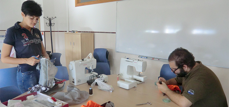 La UCA organiza el taller de Customización de Prendas y Moda Sostenible en el Campus Bahía de Algeciras