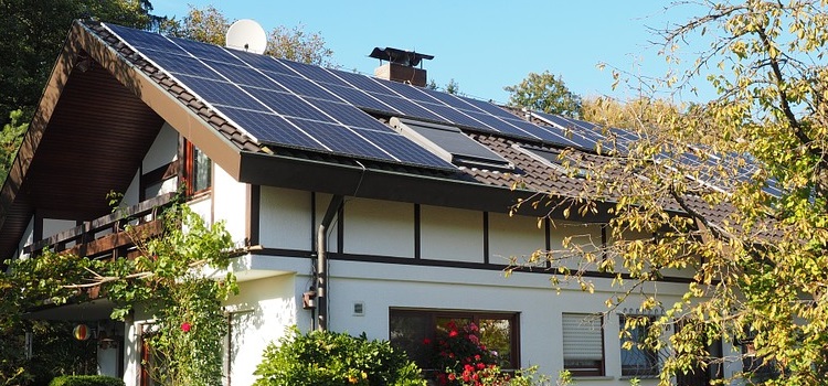 Escuela UCA de Consumo. Taller 2. Autoconsumo: Fotovoltaica y agua caliente sanitaria en el hogar