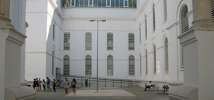 La Facultad de Ciencias Económicas y Empresariales inaugura sus másteres en este curso académico