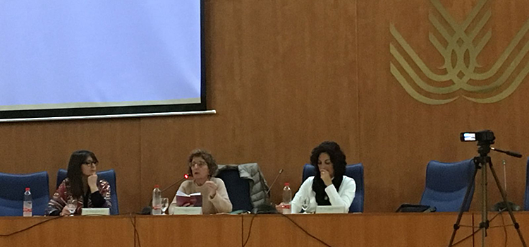 Carmen Díez Navarro participa en la UCA en una charla coloquio sobre emociones en la escuela