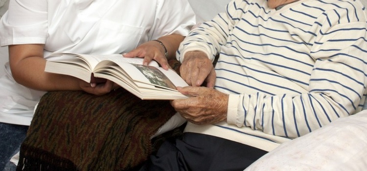 Escuela UCA de Personas Cuidadoras. Taller 4: Productos de apoyo y ayudas técnicas para personas dependientes