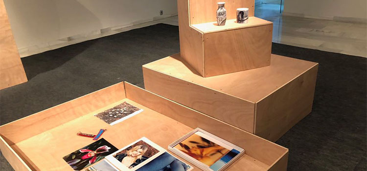 La Kursala acoge la exposición ‘Una confusión colosal’ de Alberto Feijoó