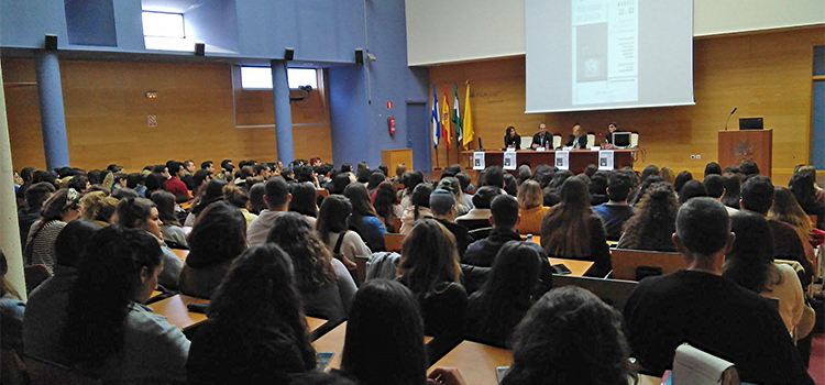 Expertas analizan el uso del género en la Jornada ‘Publicidad No Sexista’ en el Campus de Jerez