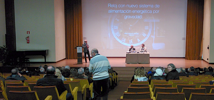 La EPSA dispone en su hall de un reloj con nuevo sistema de alimentación energética por gravedad