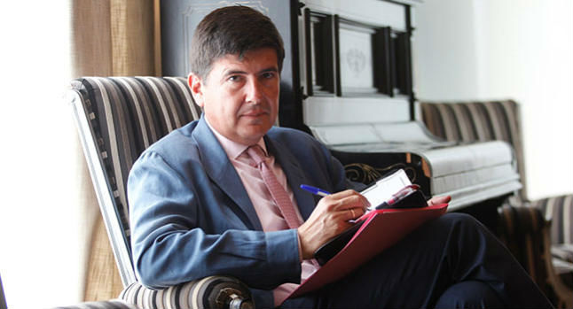 Manuel Pimentel pronuncia en Ciencias del Trabajo la ponencia El lenguaje de la Negociación