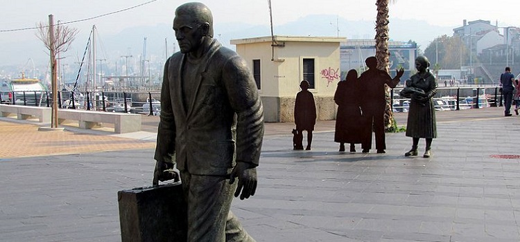 Relatos sociales y artísticos sobre las migraciones internacionales