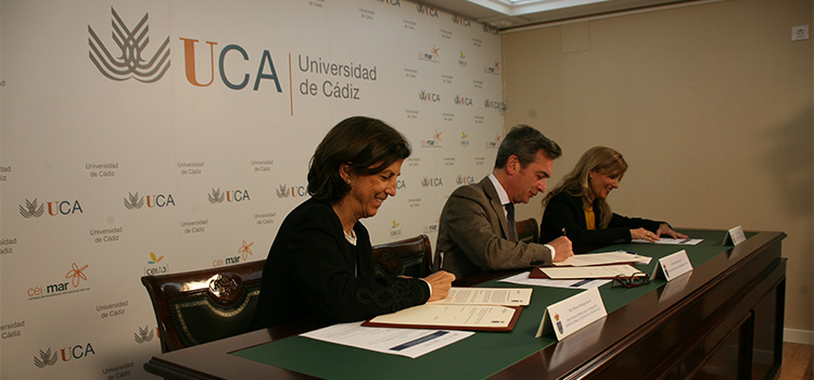 UCA y FECYT firman un convenio para la participación de proyectos de investigación en la plataforma ‘Precipita’