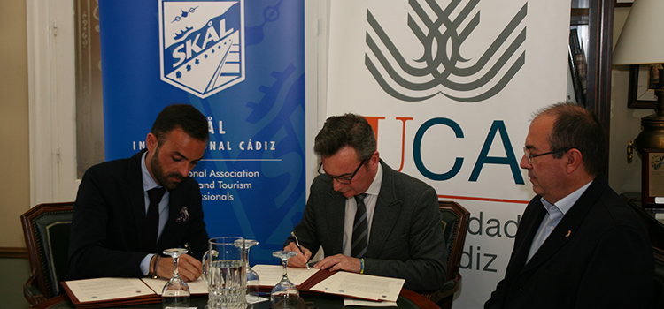 La UCA y la asociación SKÅL International Cádiz firman convenios de colaboración para impulsar la calidad en el turismo