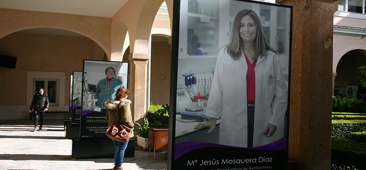 La UCA participa en la iniciativa ‘Vive la Plaza’ con la exposición ‘Mujeres de Ciencia en Cádiz’