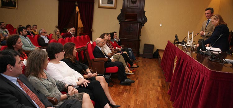 Toma de posesión de cuerpos docentes y cargos académicos en la UCA