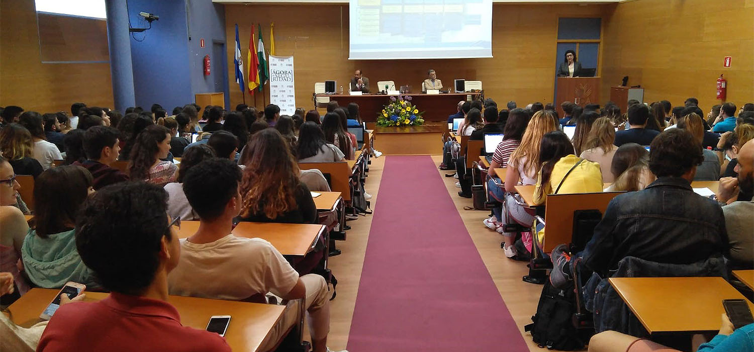 La comisaria General de Policía Científica habla en la UCA de ‘La ciencia al servicio de la seguridad’