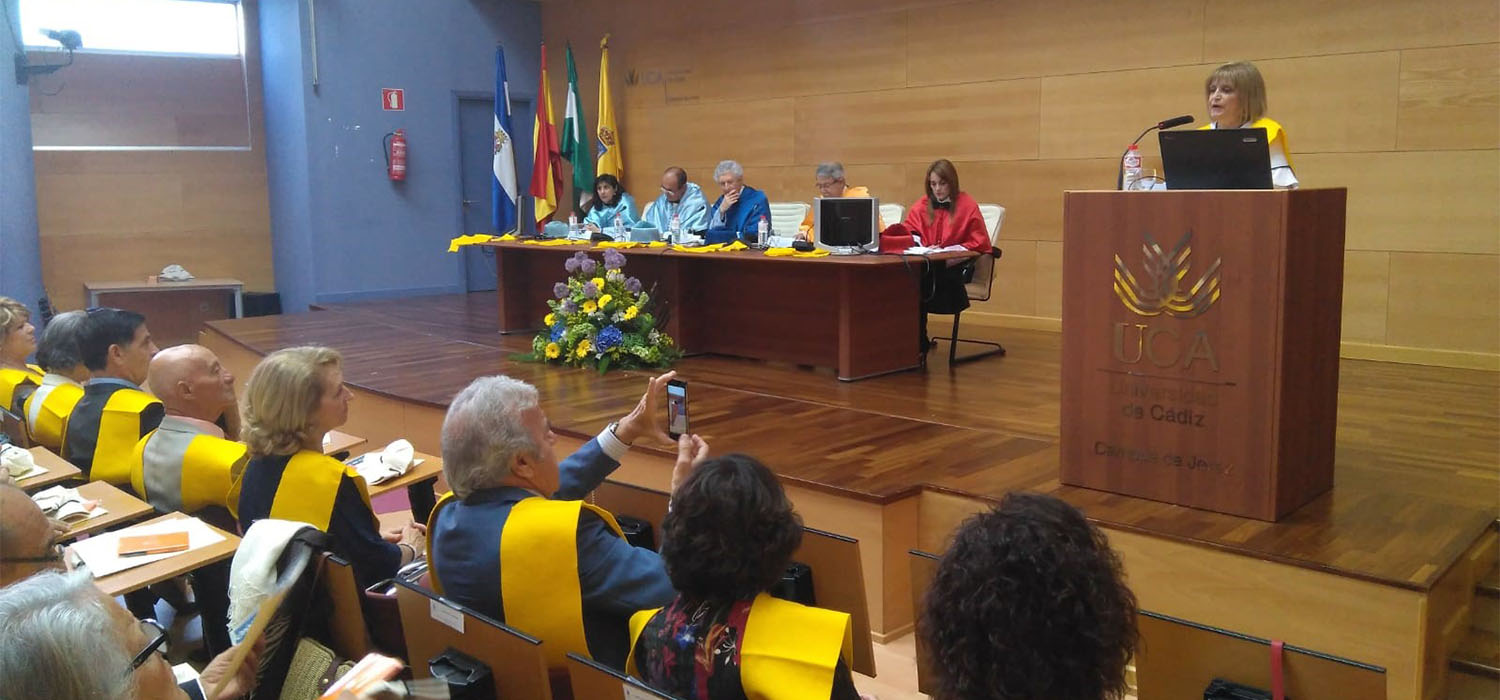 Graduación del curso 2017/2018 en el Aula Universitaria de Mayores de la UCA en Jerez