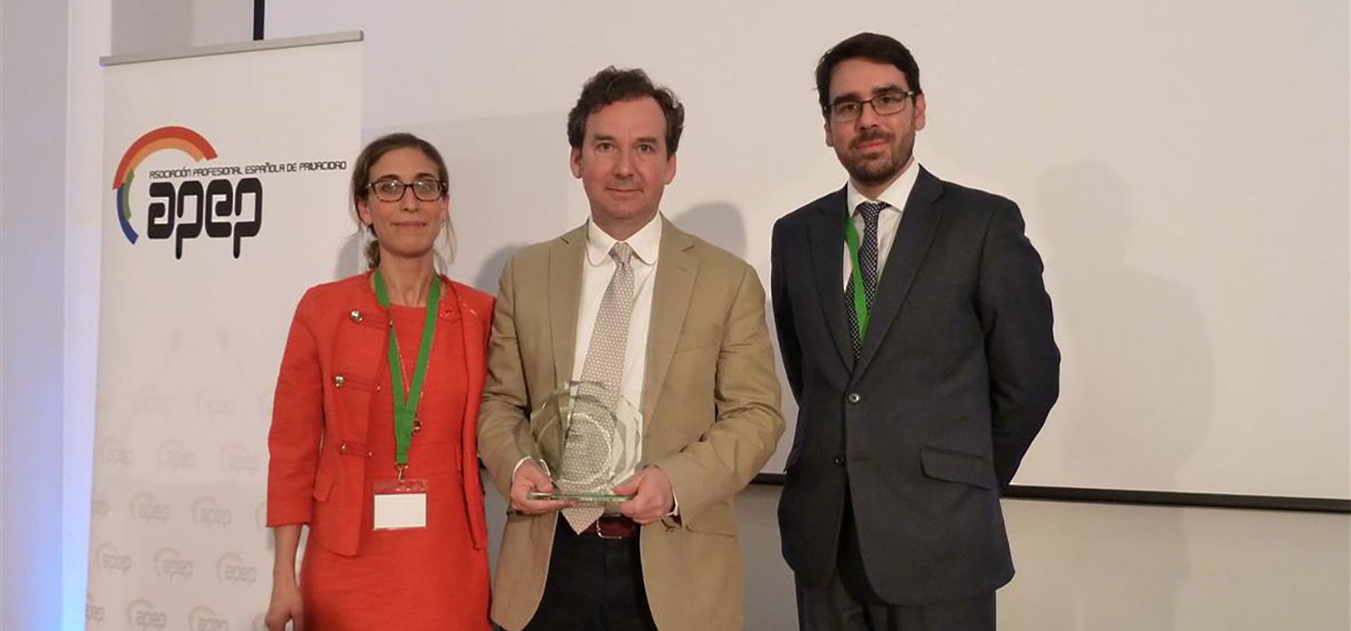 La Asociación Española de Profesionales de Privacidad reconoce la trayectoria académica del catedrático Antonio Troncoso