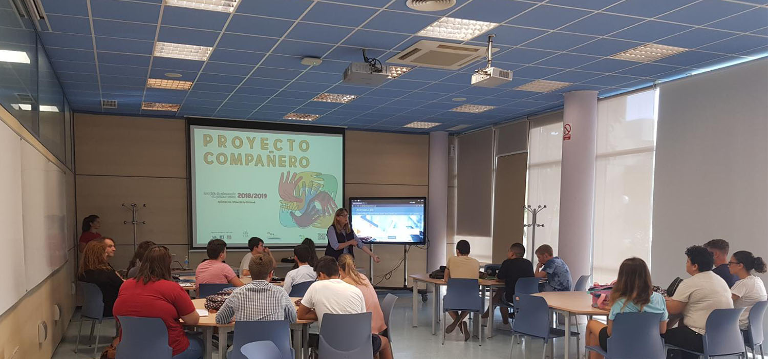 El proyecto ‘Compañero’ comienza la formación de mentores en 18 centros de la UCA