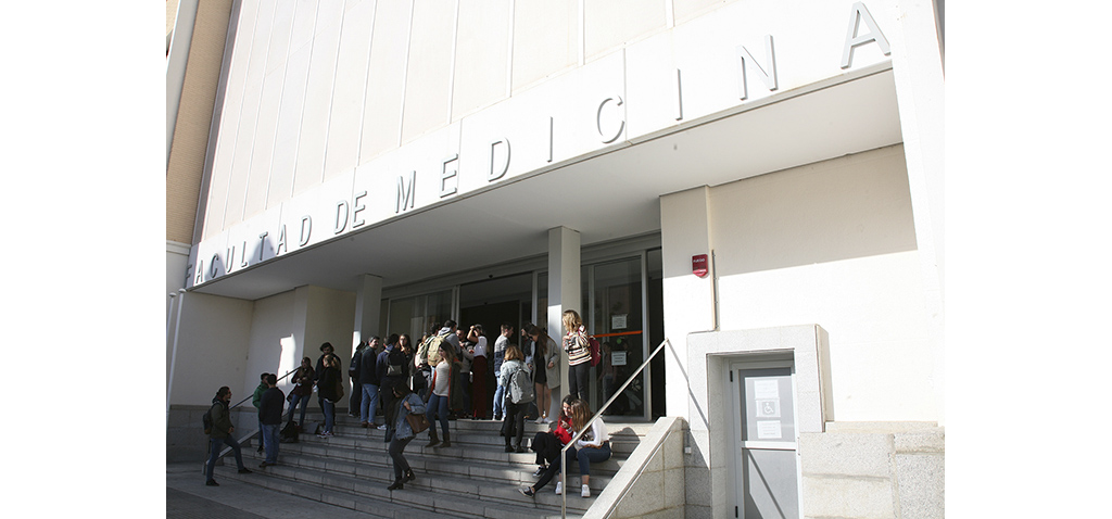 La Facultad de Medicina de la UCA, distinguida con motivo del Día de la Constitución