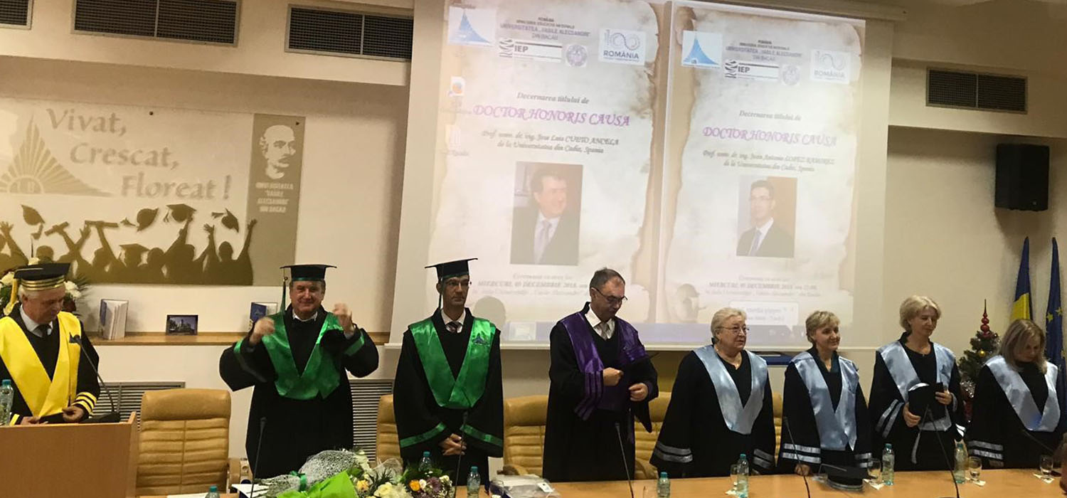 Los profesores Juan Antonio López y José Luis Cueto, doctores Honoris Causa de la Universidad Vasile Alecsandri