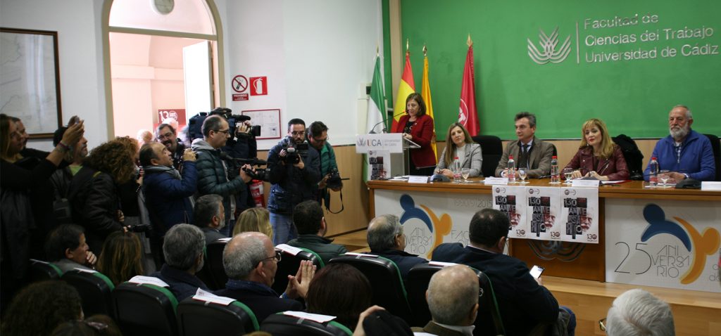 La Facultad de Ciencias del Trabajo acoge la exposición 130º aniversario de UGT en Cádiz