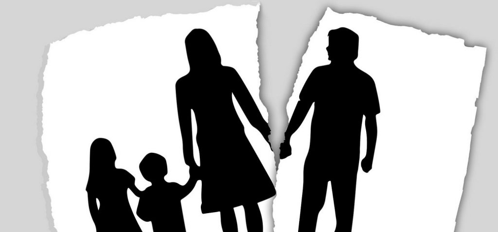 ESCUELA UCA DE PADRES Y MADRES. Taller 5. Cómo afrontar los momentos críticos de la familia: la muerte, la enfermedad, la separación…