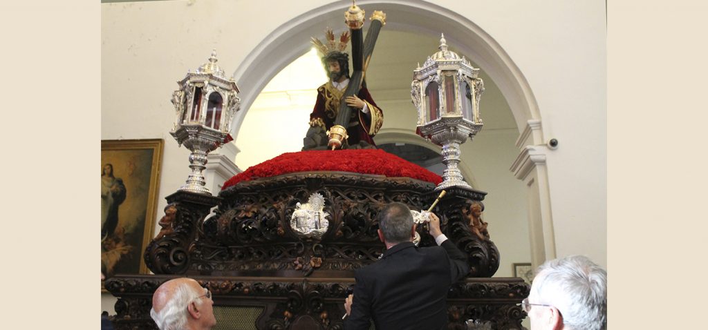 La UCA entrega el bastón de mando a Jesús Caído