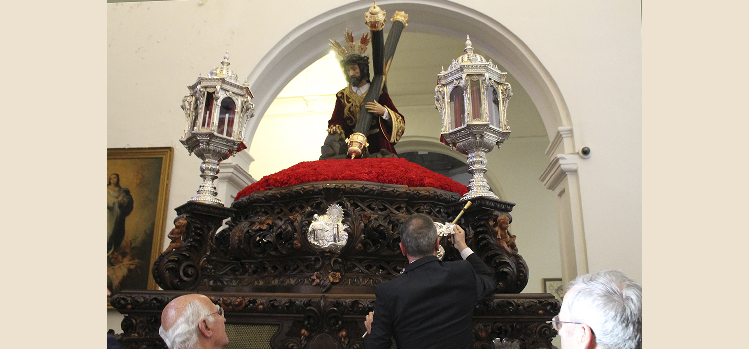 La UCA entrega el bastón de mando a Jesús Caído
