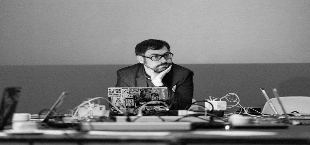 El investigador cultural Jaron Rowan participa en el programa Presencias Periférica en la UCA