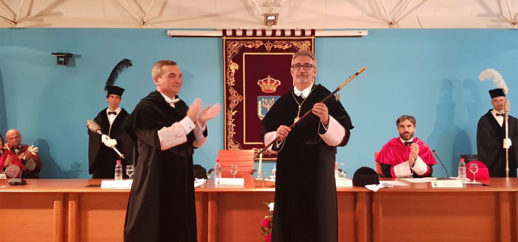 Francisco Piniella es investido rector de la UCA