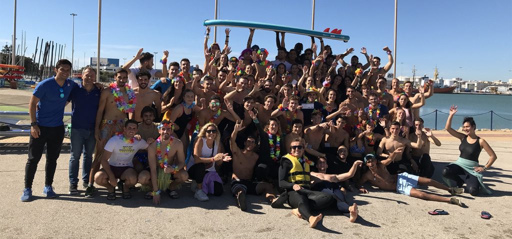 Cerca de 80 estudiantes de la UCA participan en el ‘I Aquatic Hawaian Scape Room’ en el CN Elcano