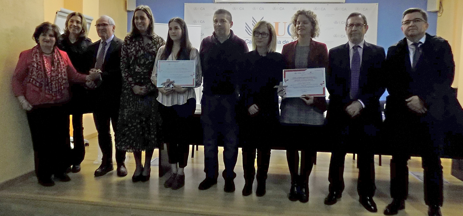 Cristina Agabo-García y Alicia Ruiz Iglesias recogen los premios Cátedra Fundación CEPSA de la UCA