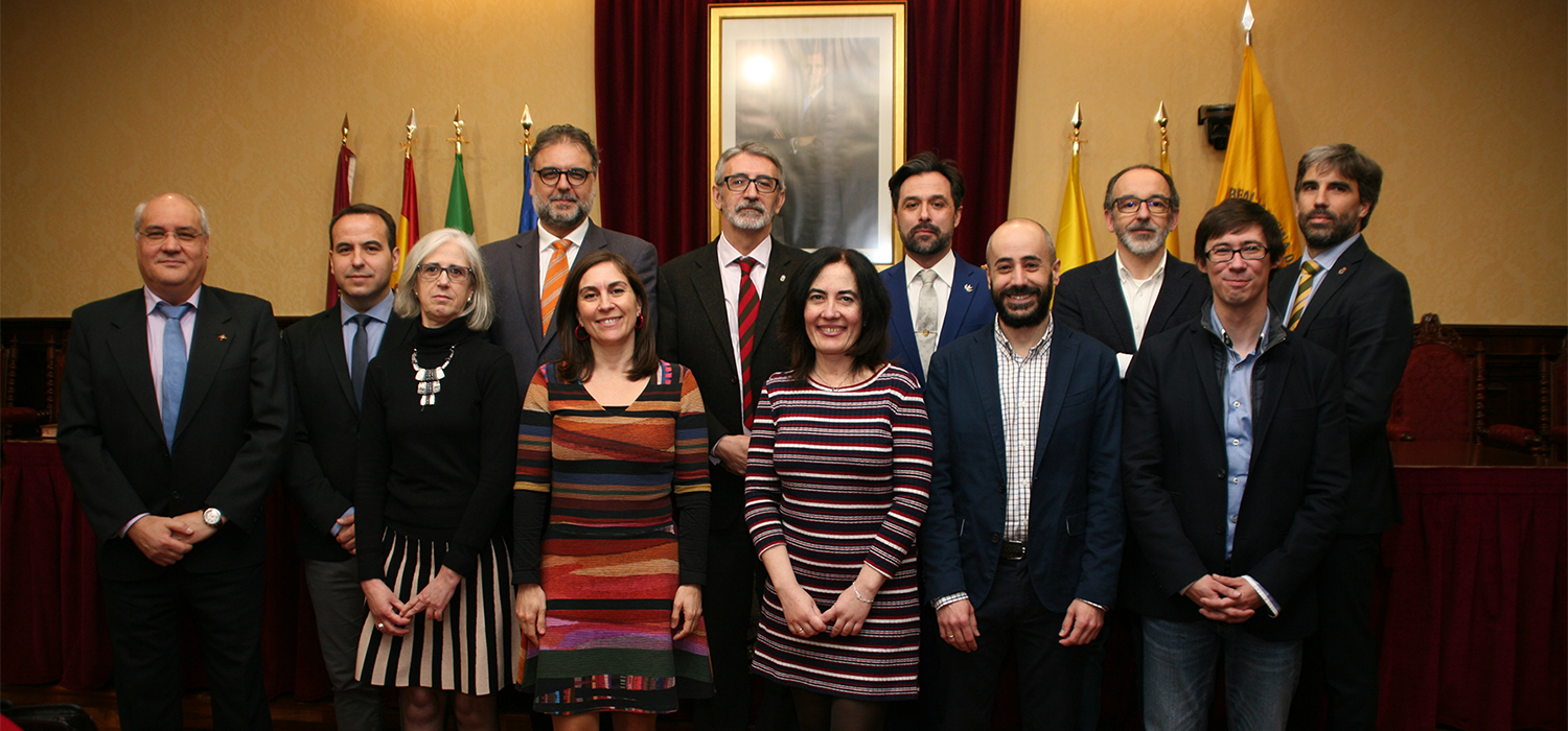 Toma de posesión de equipo decanal de la Facultad de Medicina