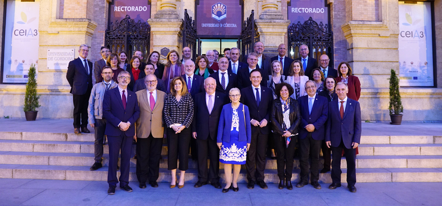 Las cinco universidades públicas andaluzas con grado en Medicina firman convenios con el SAS para impulsar la carrera de los profesionales sanitarios