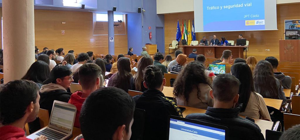 El Campus de Jerez acoge las Jornadas de Marketing Social y Seguridad Vial en la UCA