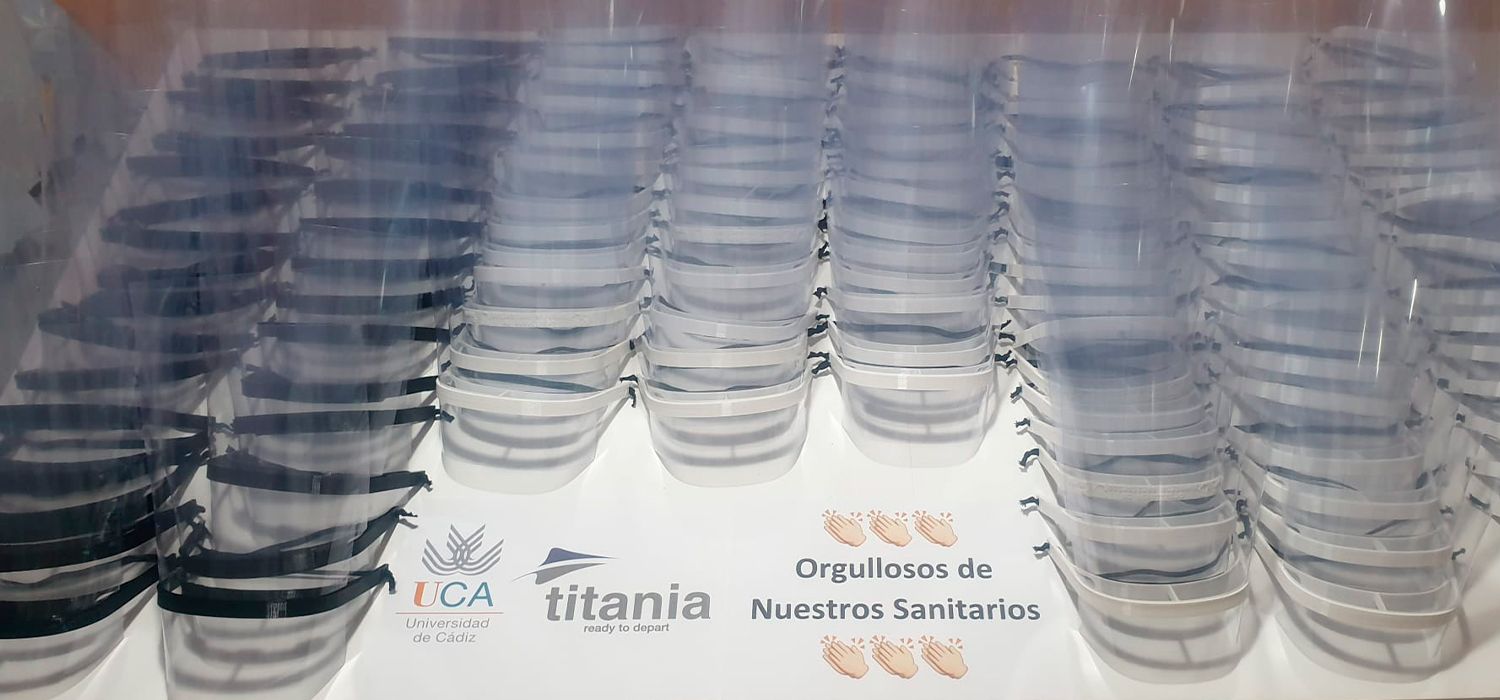 ESI y Titania entregan un centenar de pantallas de protección facial al Servicio de Prevención de la UCA