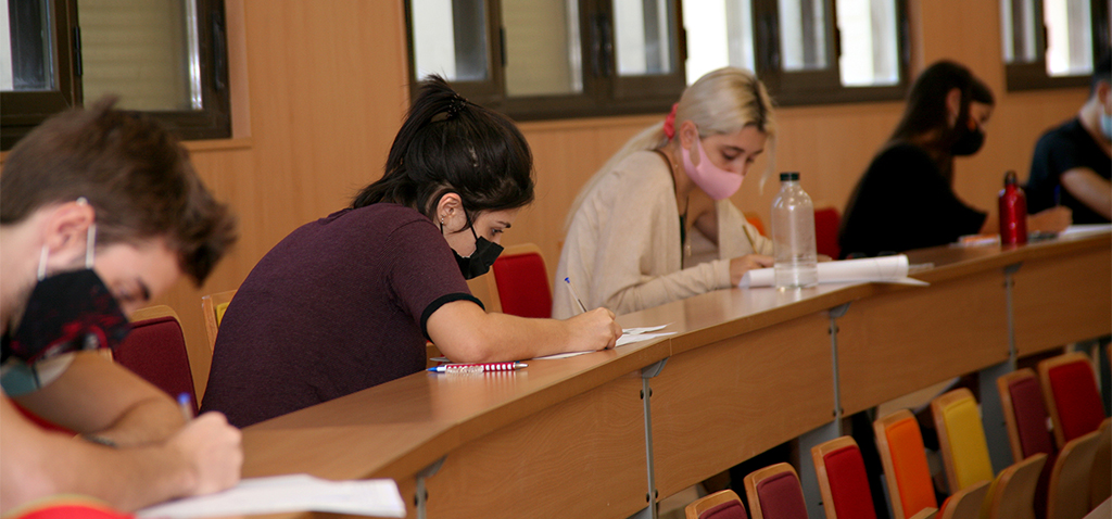 Martín Gaite repite en la convocatoria PEvAU de septiembre y en Historia tocó la Segunda República y la Transición