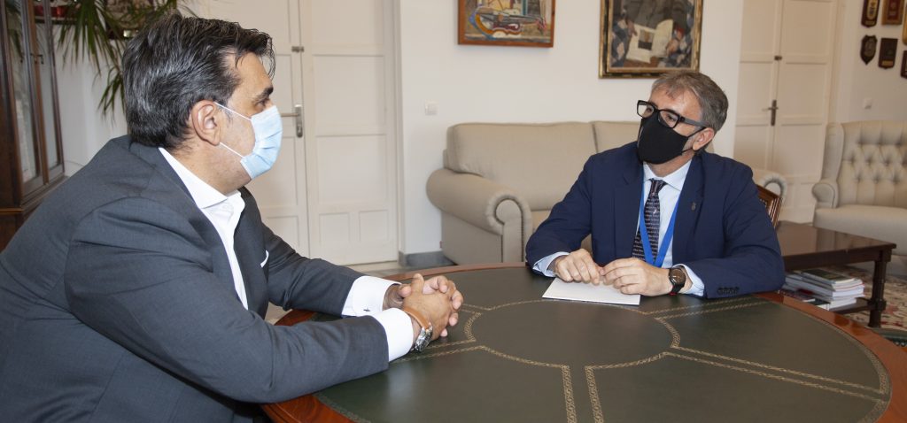 La UCA recibe la visita institucional del nuevo cónsul honorario de Uruguay para la provincia de Cádiz, Ceuta y Melilla