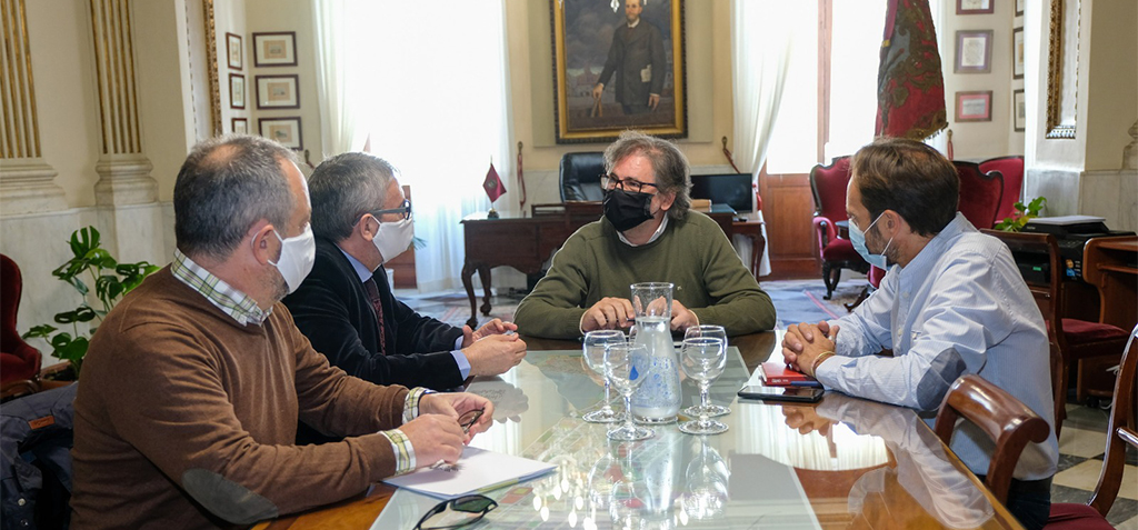 Ayuntamiento de Cádiz y UCA mantienen reunión de coordinación y coinciden en la necesidad de garantizar la financiación para el proyecto de Valcárcel