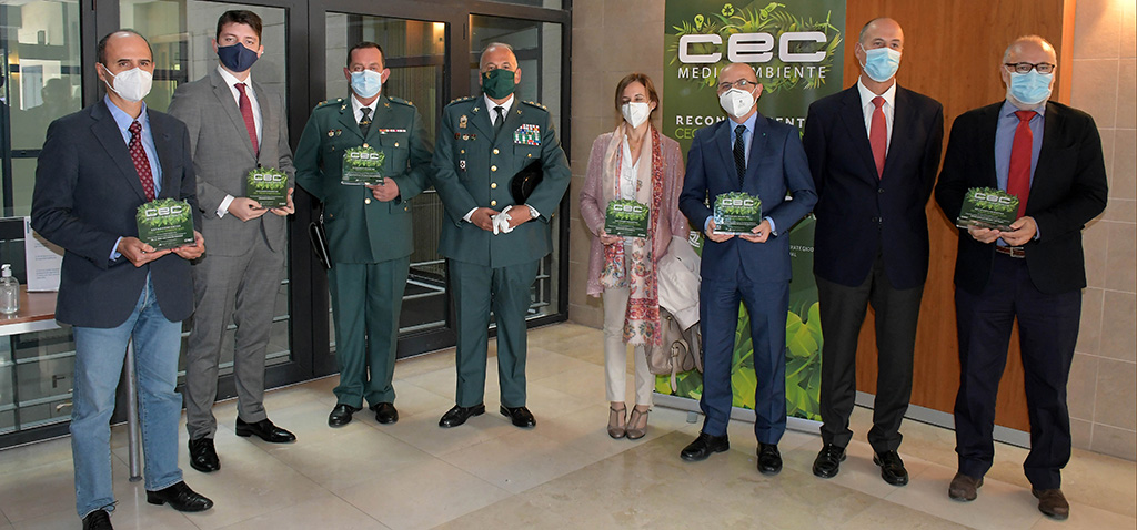 CEC MEDIOAMBIENTE reconoce el compromiso con la sostenibilidad del director de la Cátedra Verinsur de la UCA