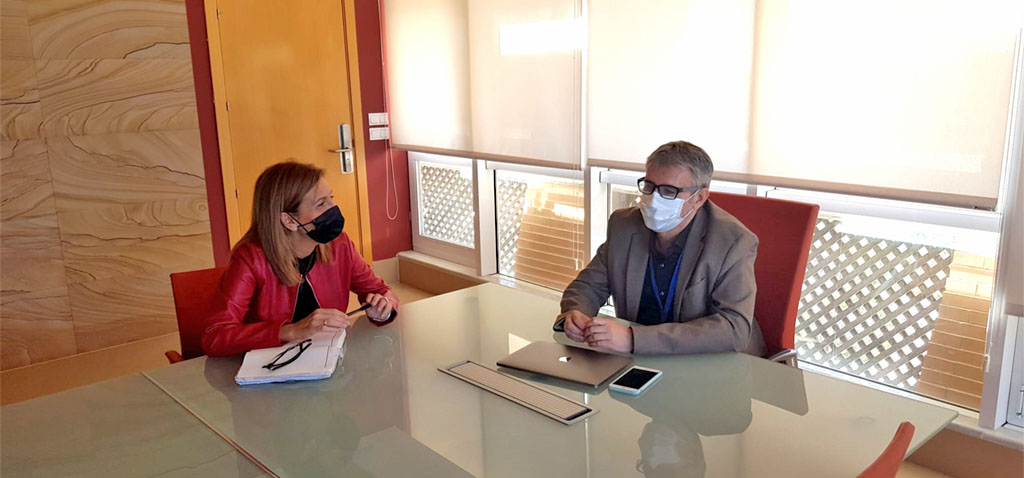 El rector de la UCA y la portavoz del PSOE abordan distintos temas relacionados con el fortalecimiento del Campus de Cádiz