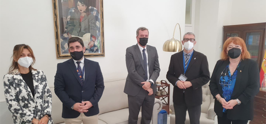 Visita institucional del nuevo director del Astillero Bahía de Cádiz a la Universidad de Cádiz