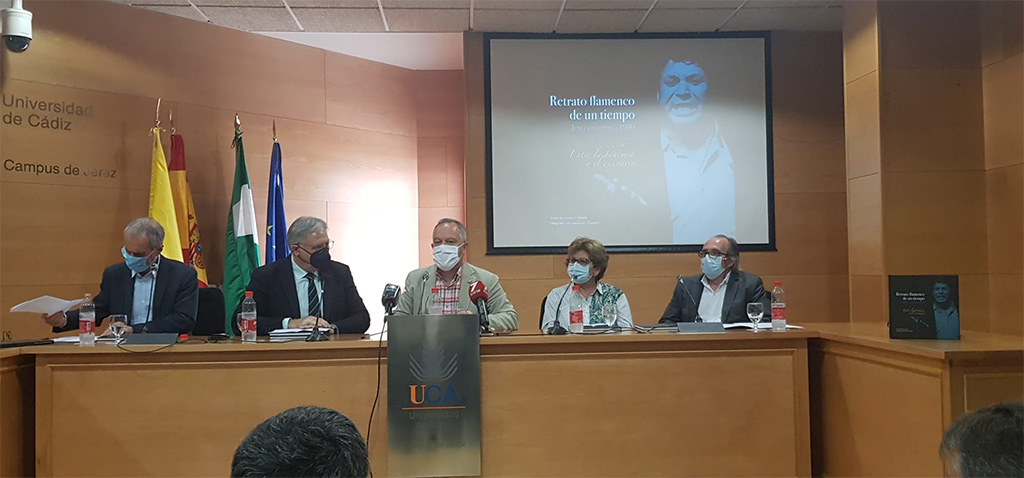 Fermín Lobatón, José Tamayo y Lola Gutiérrez presentan en la UCA el libro ‘Retrato flamenco de un tiempo’