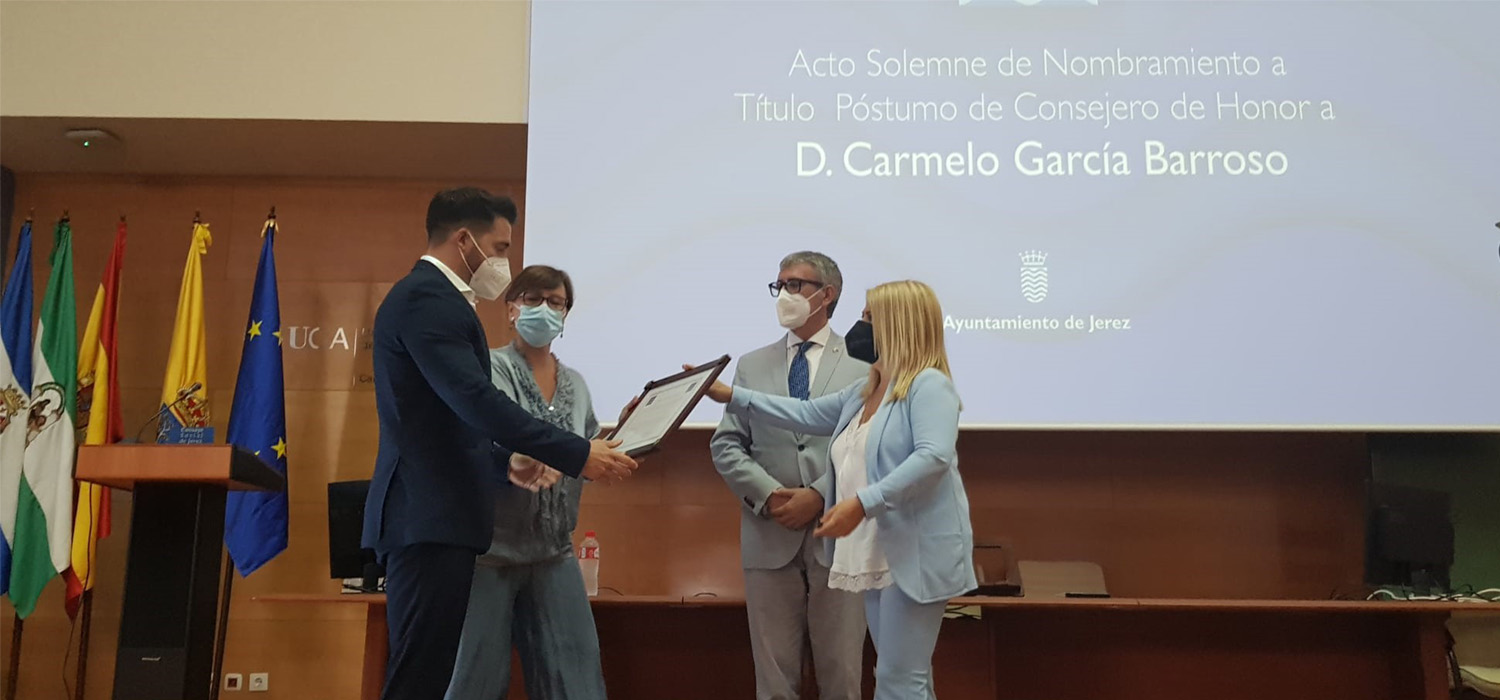 El Consejo Social de Jerez nombra consejero de Honor, a título póstumo, al profesor Carmelo García Barroso