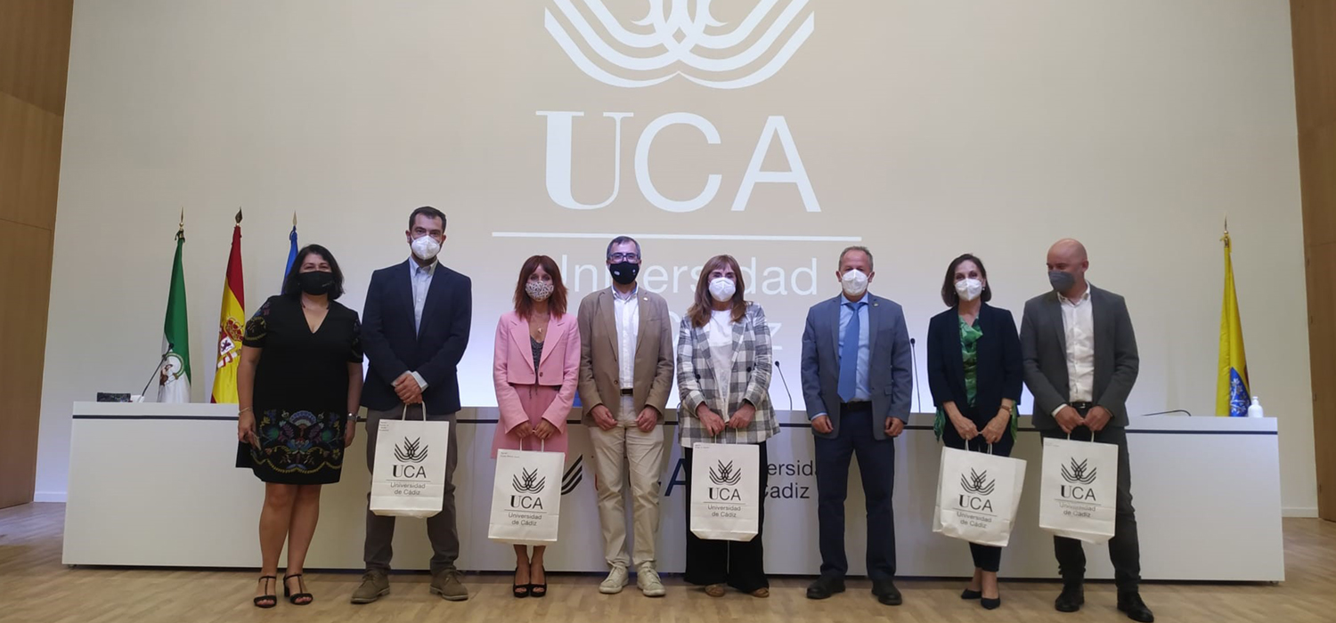 Entrega de insignias a centros académicos del Campus Bahía de Algeciras