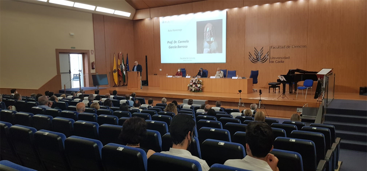 La Facultad de Ciencias de la UCA rinde un sentido homenaje al profesor Carmelo García Barroso