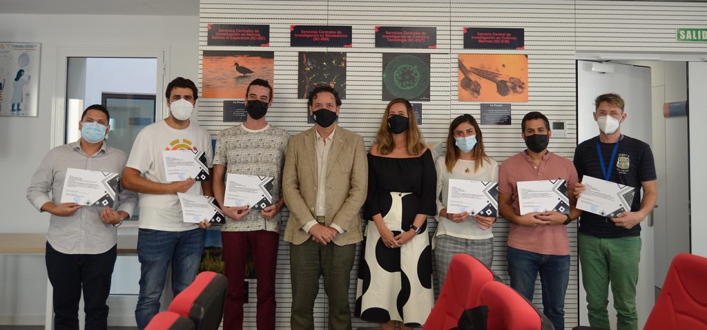 La UCA entrega los premios de la segunda edición del concurso ‘Enfoca tus Servicios Centrales de Investigación’