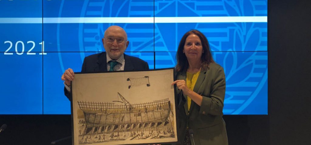 La Escuela de Ingeniería Naval y Oceánica recibe la donación del Álbum del Marqués de la Victoria