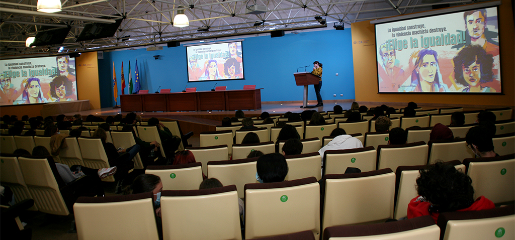 Páginas Violetas presenta con el apoyo de la UCA y el Ayuntamiento la campaña ‘¡Elige la igualdad!’